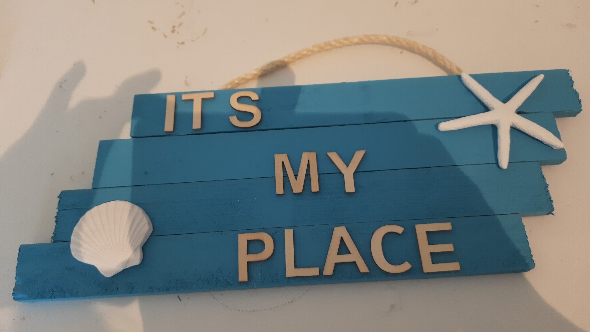hanger met tekst My Place