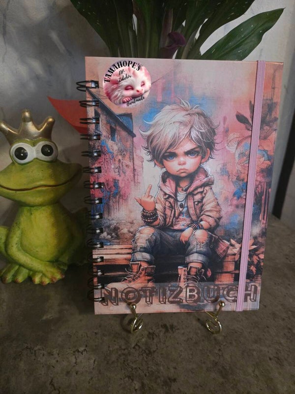 Notizbuch kleiner Junge