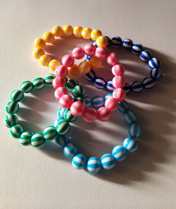 VROLIJKE streepjes-armbanden