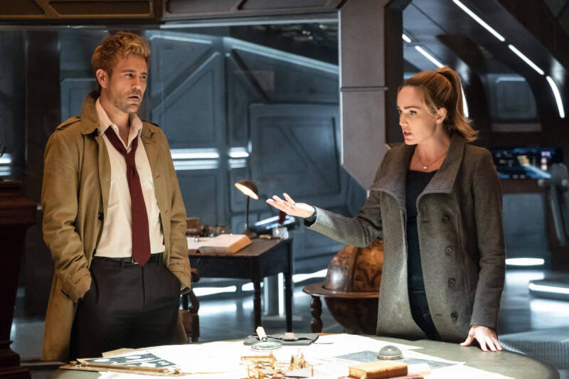 legends of tomorrow, star trek, star wars, sci-fi, alternative universe, space, spaceships, time-travel, stargate