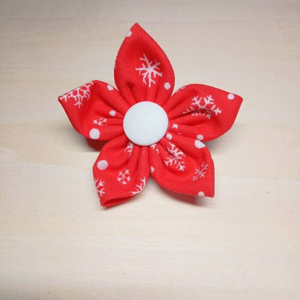 Broche fleur en tissu (modèle moyen)