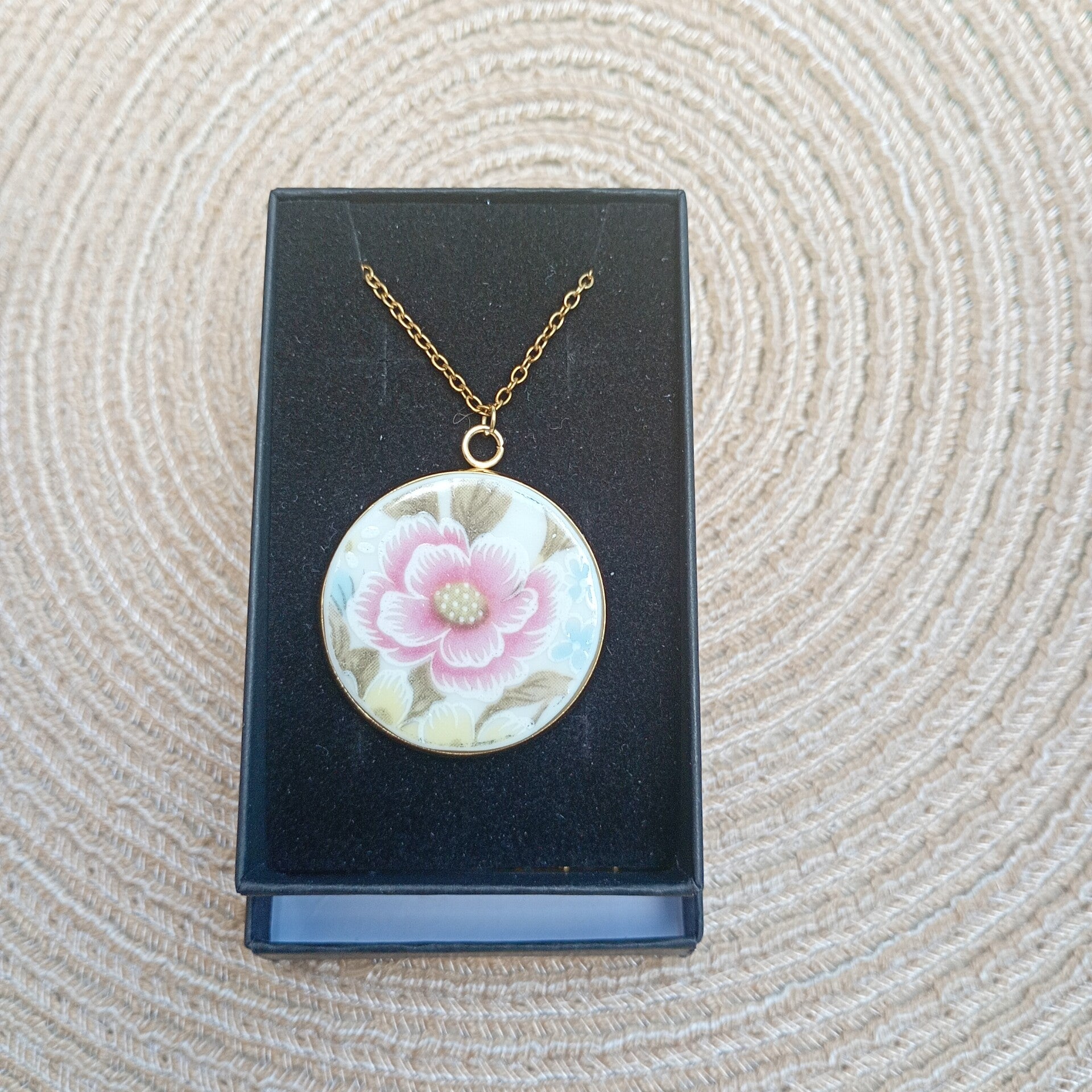 Collier – Fleur de Porcelaine