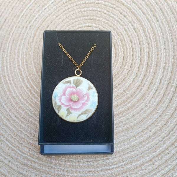 Collier – Fleur de Porcelaine