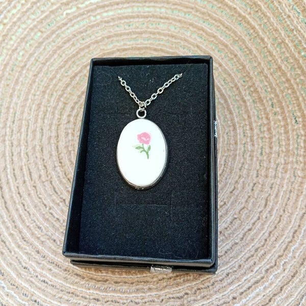 Collier – Rose Solitaire