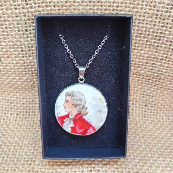 Pendentif portrait d'époque