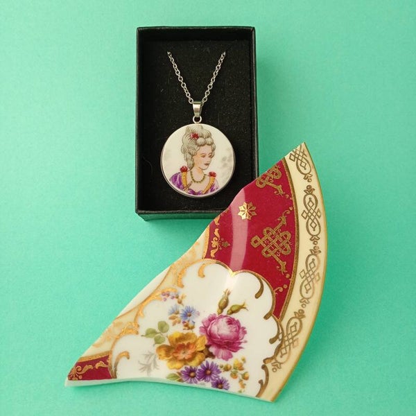 Pendentif Dame de cour