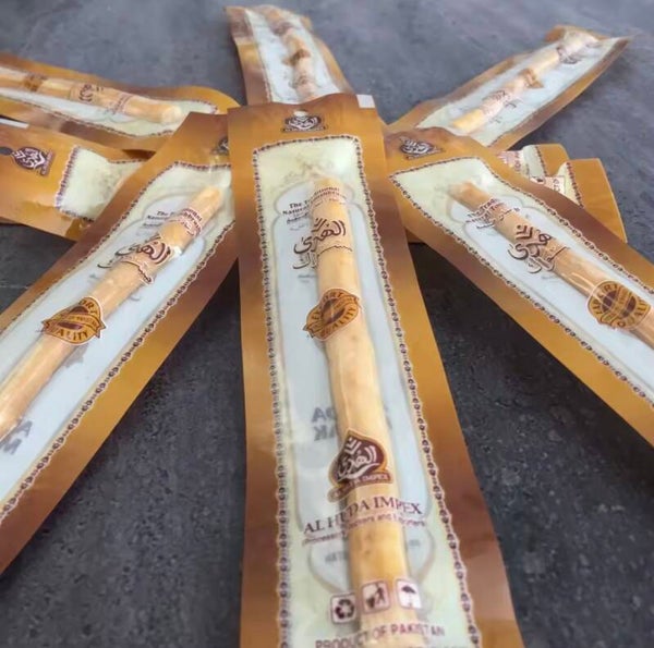 Natural Miswak Stick Toothbrush Vacuum-Sealed Single Pack Organic Teeth Cleaning Herbal Toothbrush Easy to Use Fresh Breath