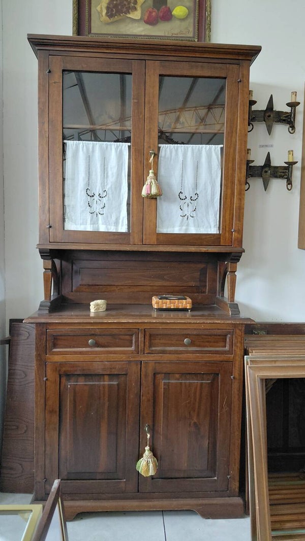 Credenza con vetrine