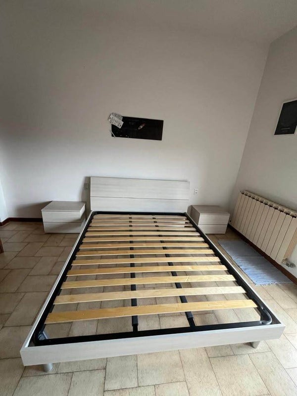 Letto esclusi comodini