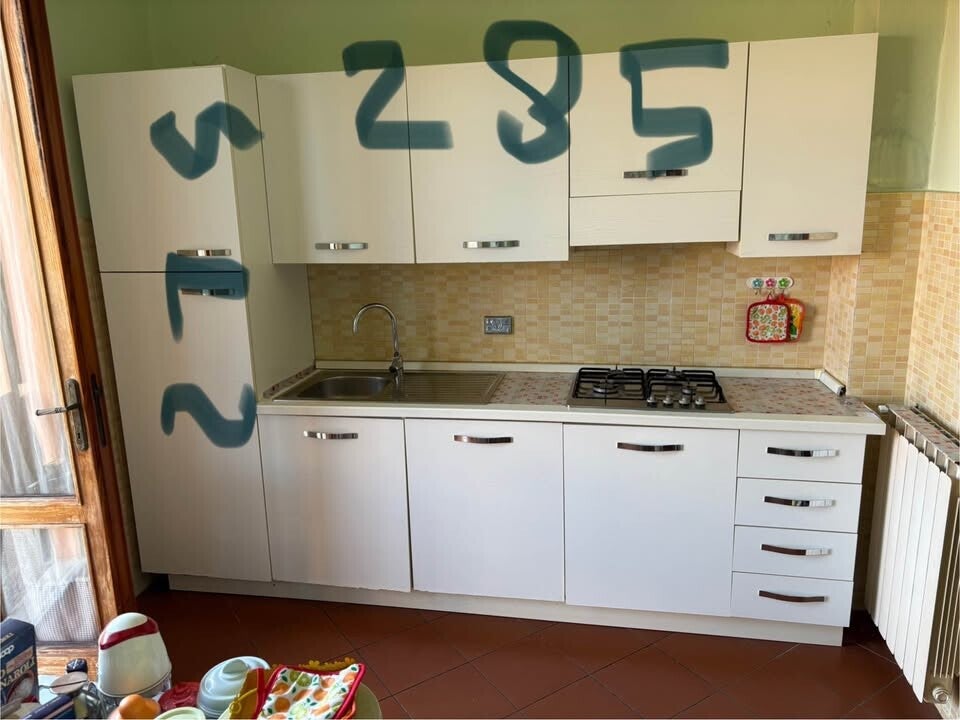 Cucina lineare bianca