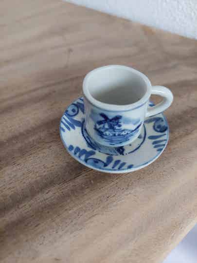 Miniatuur Delfts blauw kop en schotel