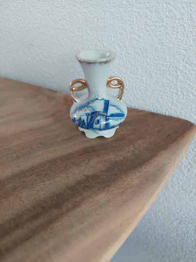 Delfts blauw vaasje met molen