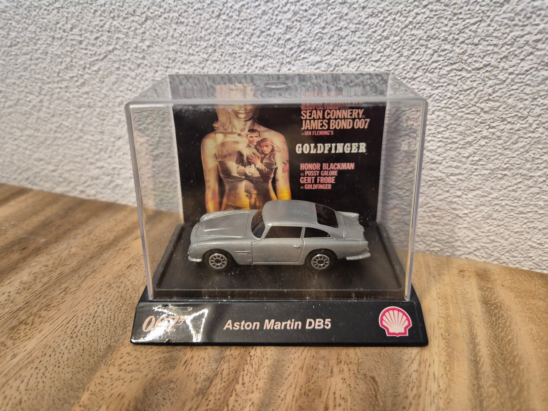 James Bond Shell Aston Martin DB5- Goldfinger