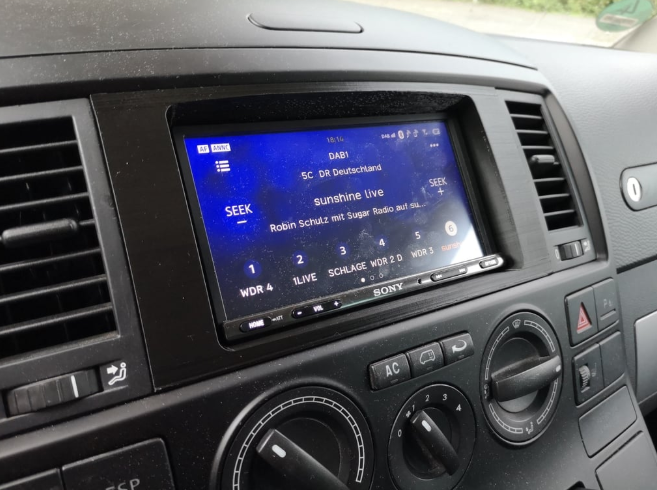 VW T5 Multivan Double DIN Radio-Einbaurahmen