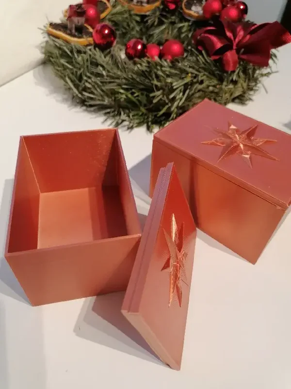 Geschenkbox mit Stern-Deckel – Weihnachtsdeko, 9,8 cm