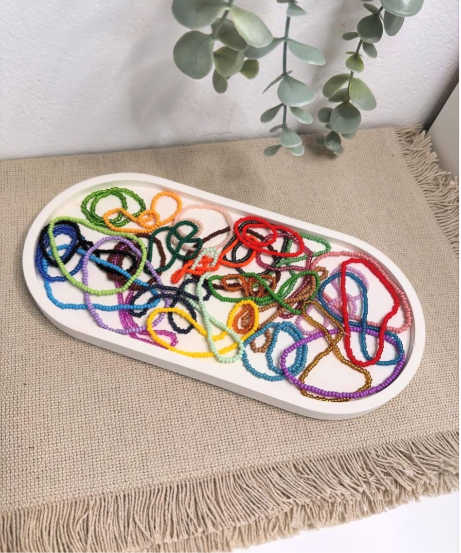 Armbänder in verschiedenen Farben