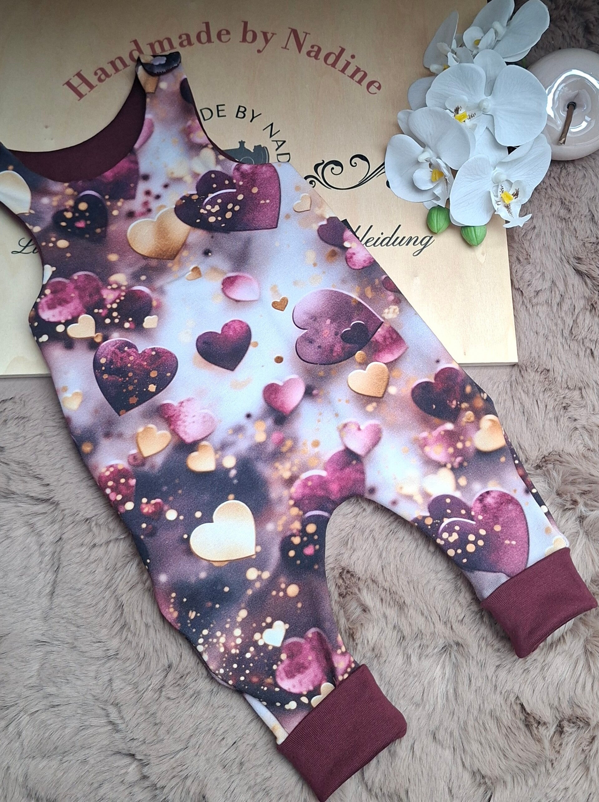 Strampler "Herzen" 50/56