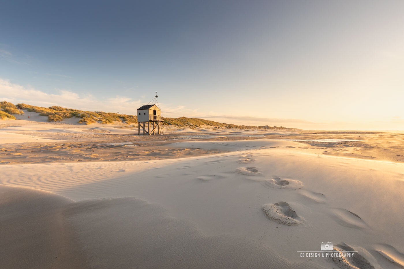 De Brandaris vuurtoren op Terschelling onder een dramatische lucht
