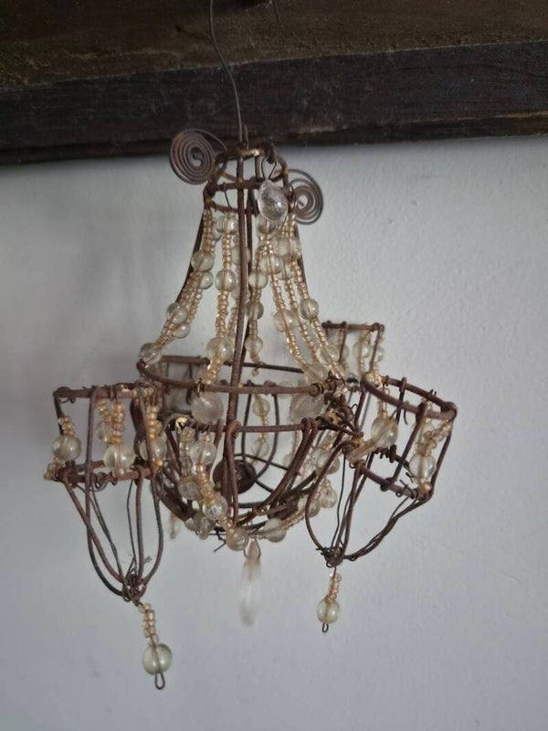 Poppenhuis Hanger
