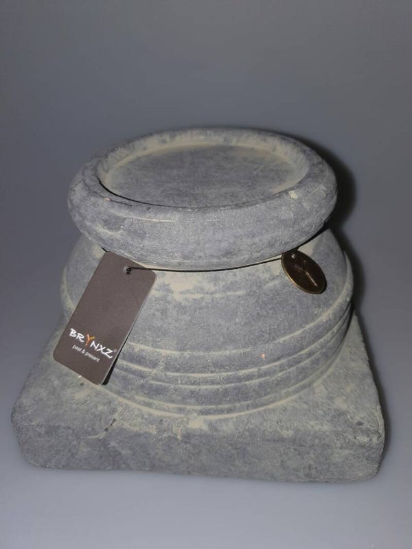 Brynxz candle holder