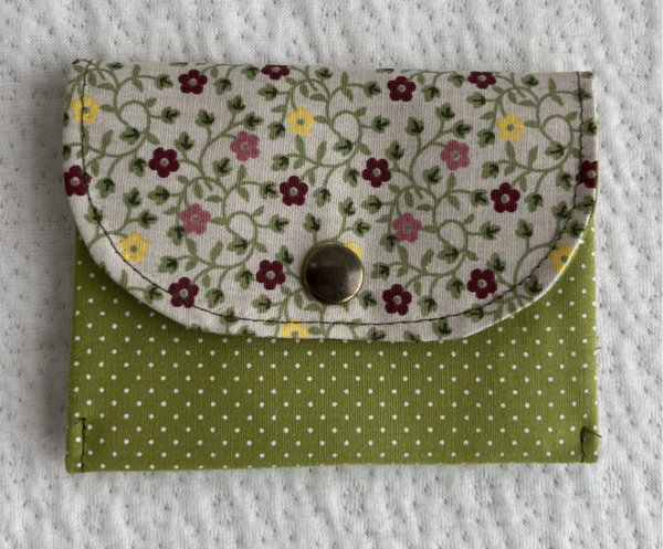 Small card/coin wallet