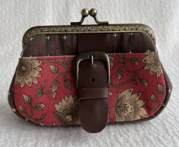 Vintage-Style Kiss Lock Coin Purse