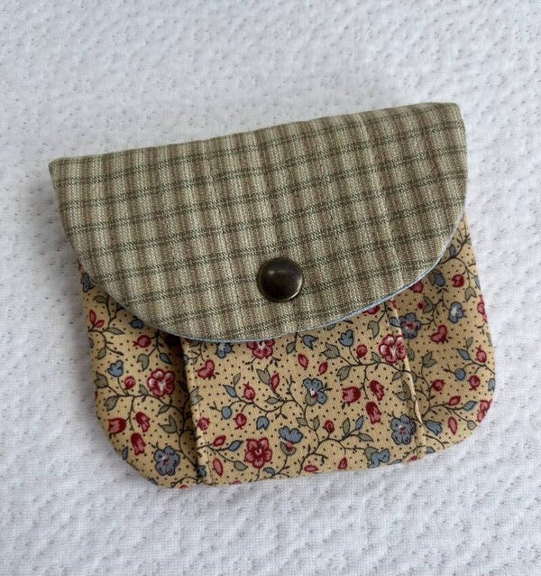 EarPods and charger pouch