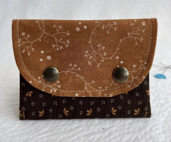 Small card/coin wallet