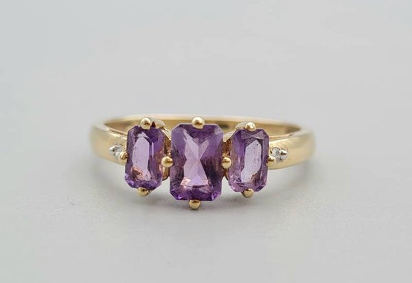 Vintage ring met edelsteen amethist en diamant. 2022/327