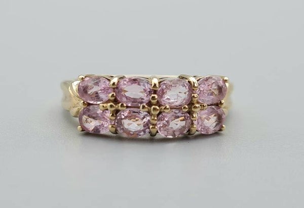 Vintage ring met pink saffier. Maat: 17. 2022/353.