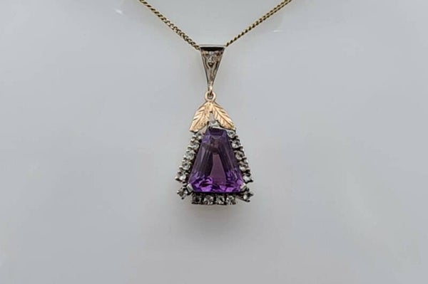 Vintage hanger met amethist en diamant. 2022/583.