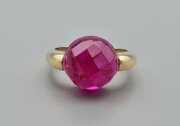 Gouden vintage ring met robijn. Maat: 17.3. 2020/319.