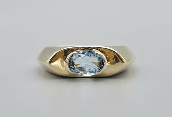 Gouden vintage ring met aquamarijn. Maat: 17.  2020/379.