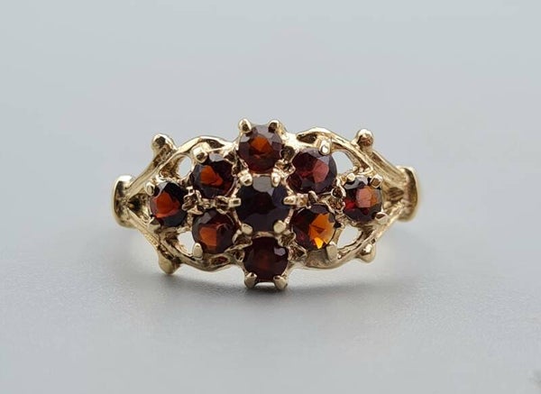 Vintage ring met edelsteen granaat.  2022/659.