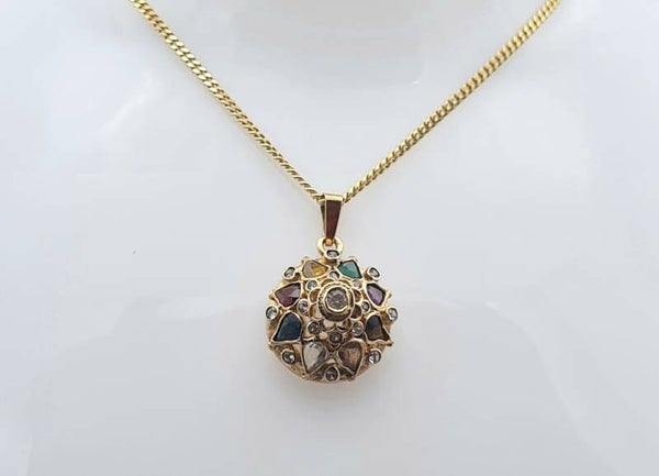 Antieke hanger met edelstenen en diamant. 2022/685.