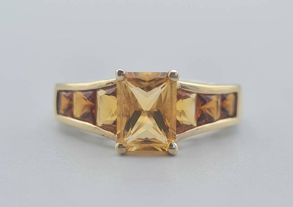 Vintage ring met edelsteen citrien.  2022/717.