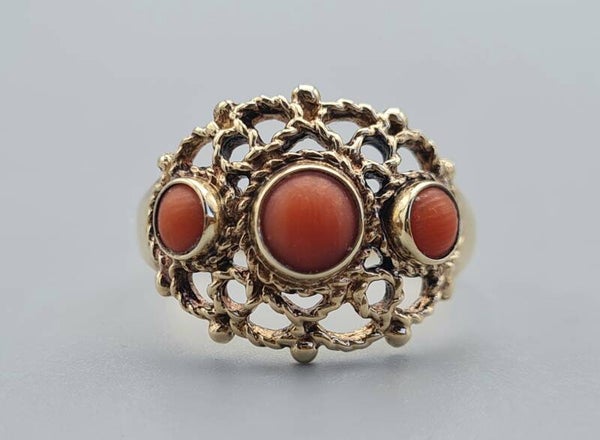 Vintage ring met edelsteen bloedkoraal.  2022/768