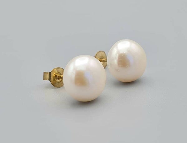 Antieke oorbellen met parel. 2022/973.