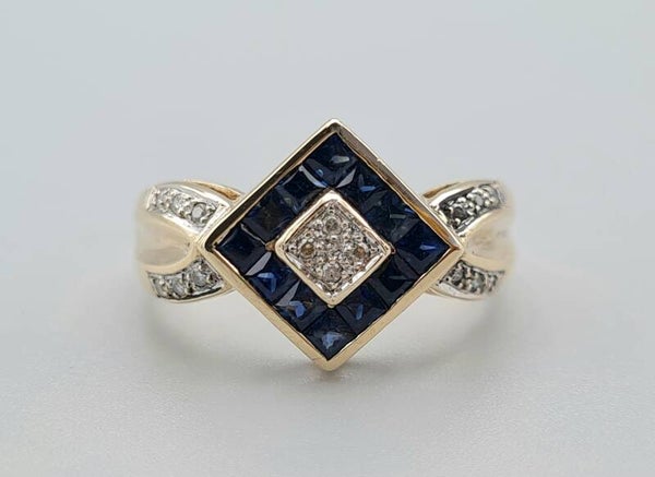 Vintage ring met edelsteen saffier en diamant. 2022/1003.