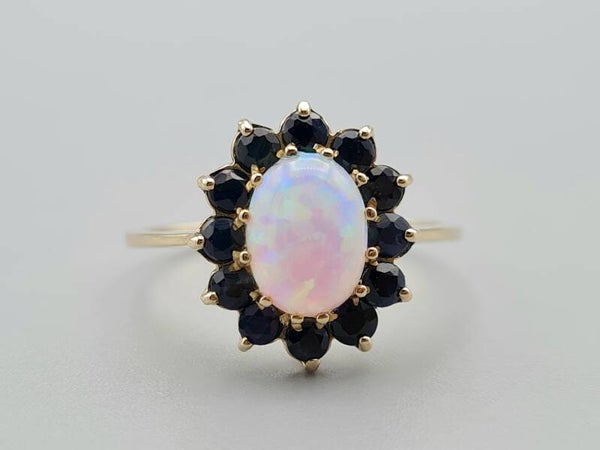 Vintage ring met edelsteen opaal en saffier. 2022/1007