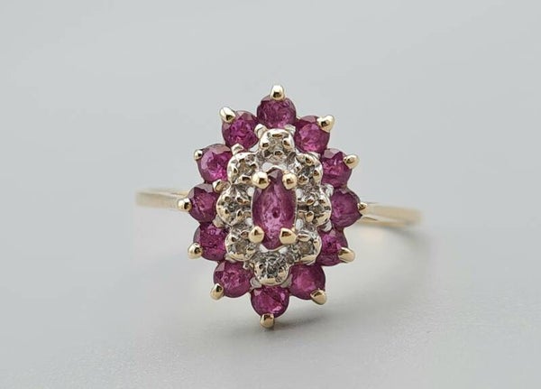 Vintage ring met edelsteen robijn en diamant.  2023/54