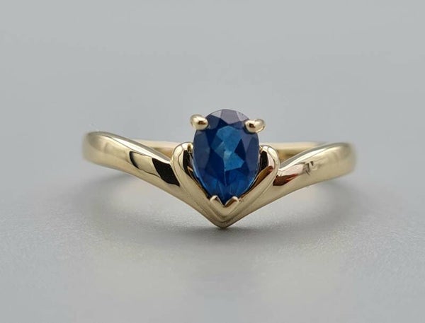 Vintage ring met  edelsteen  topaas. 2023/174