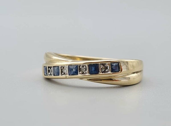 Vintage ring met edelsteen saffier en diamanten.  2023/333