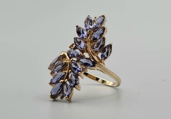 Vintage ring met tanzaniet en diamant.  2023/406.