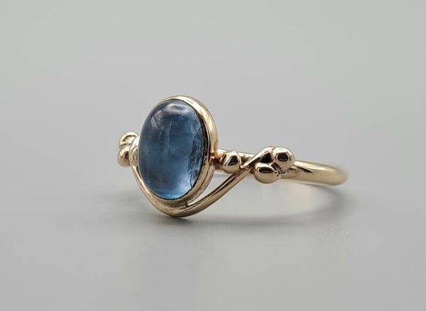 Vintage ring met edelsteen aquamarijn. 2023/450