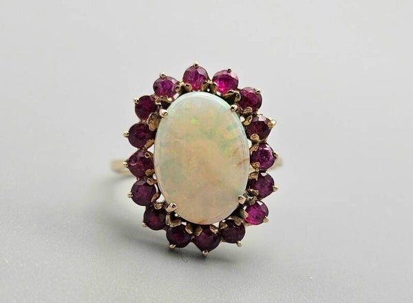 Vintage ring met edelsteen opaal en toermalijn. 2023/594