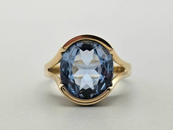 Vintage ring met edelsteen topaas. 2024/80.