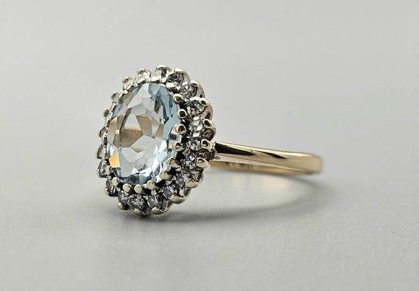 Vintage ring met edelsteen aquamarijn en diamant. 2024/144.