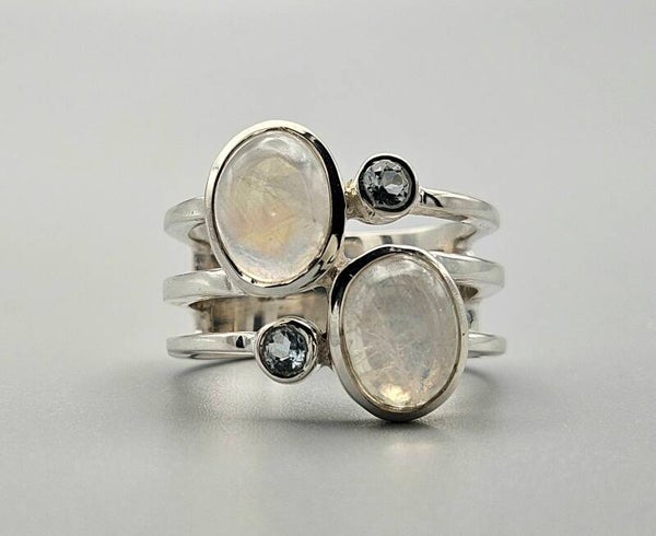 Exclusieve vintage zilveren ring met edelsteen maansteen en topaas. 2024/Z10