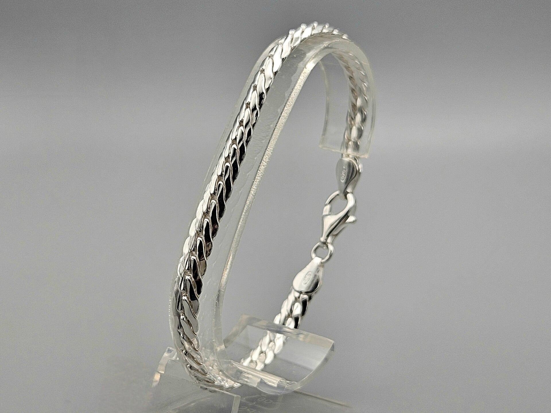 Zilveren gewalste gourmet armband. 2026/171